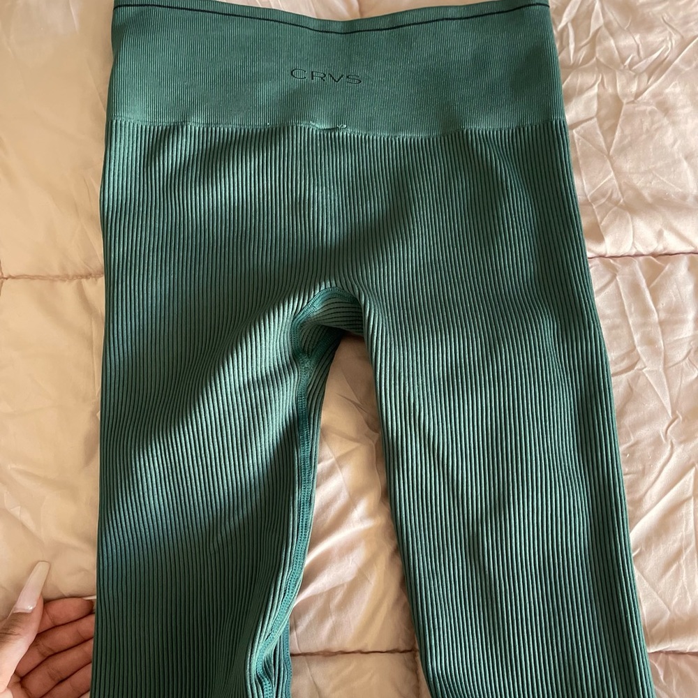 Green seamless leggings